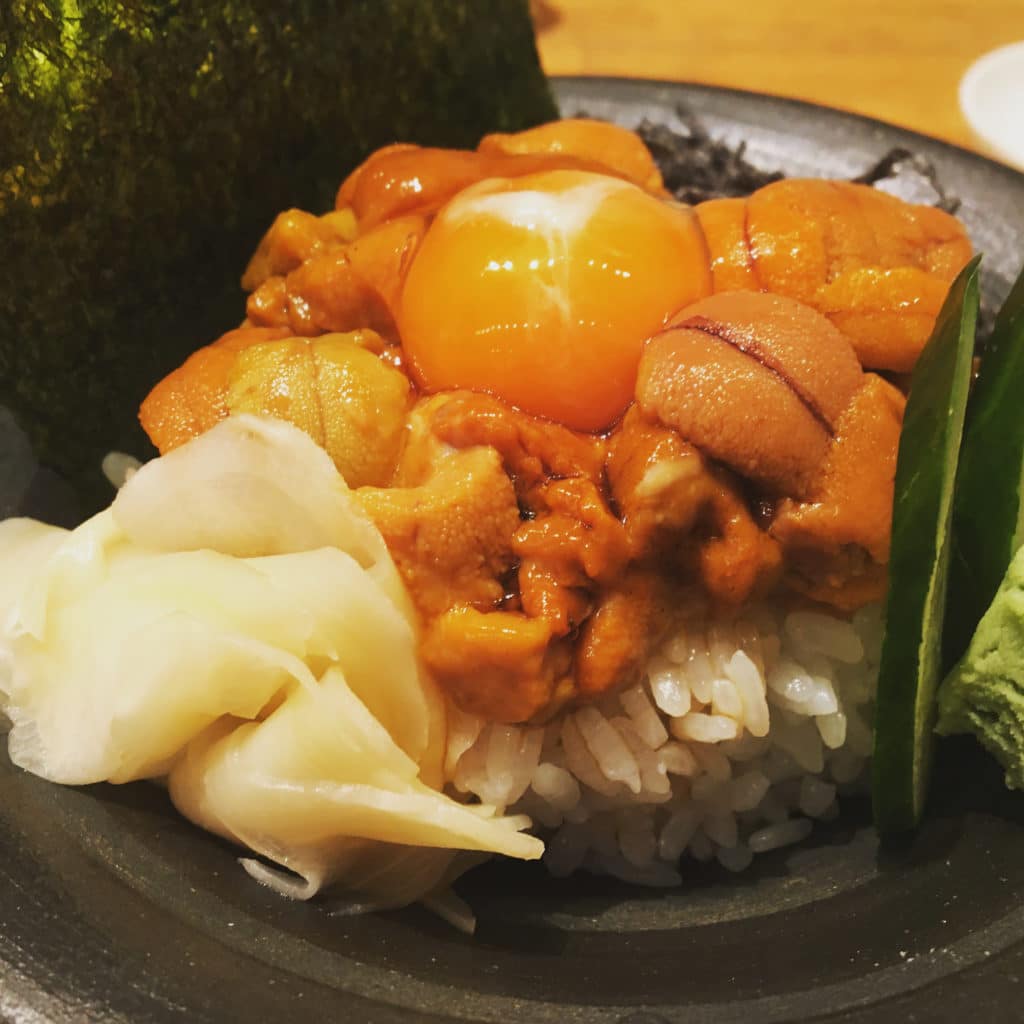 拡大したウニ丼