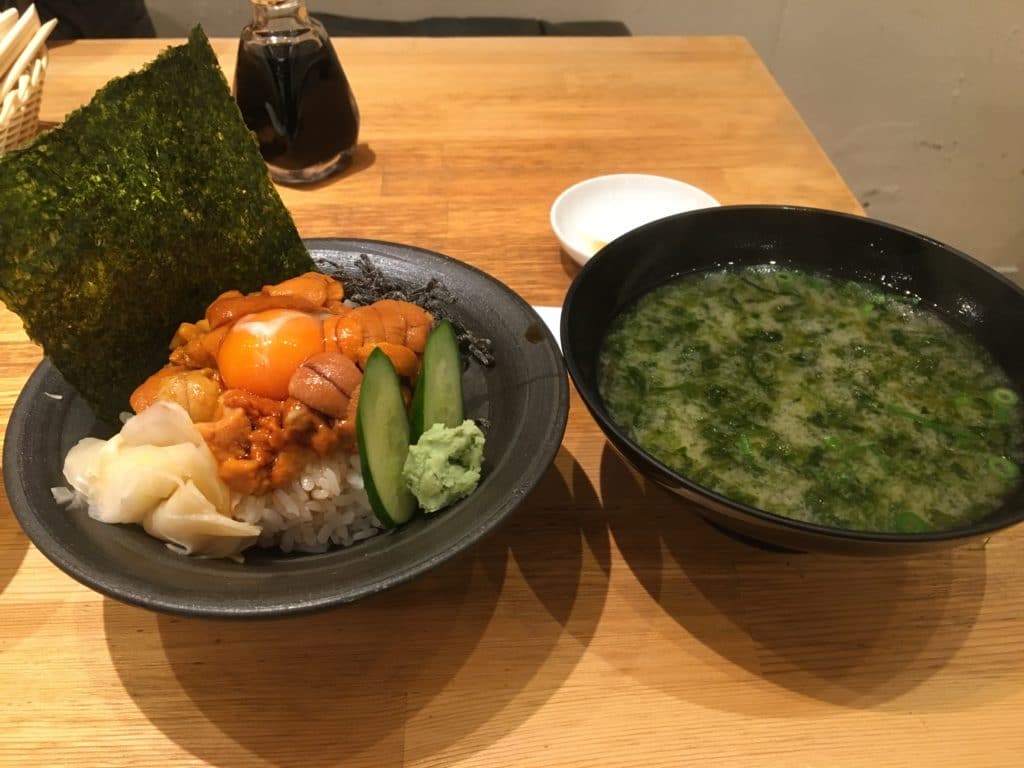 ウニ丼,あおさの味噌汁