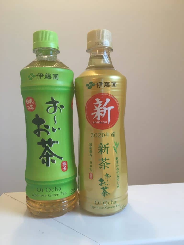 期間限定のお〜いお茶新茶はデザインは高級感がありかっこいい